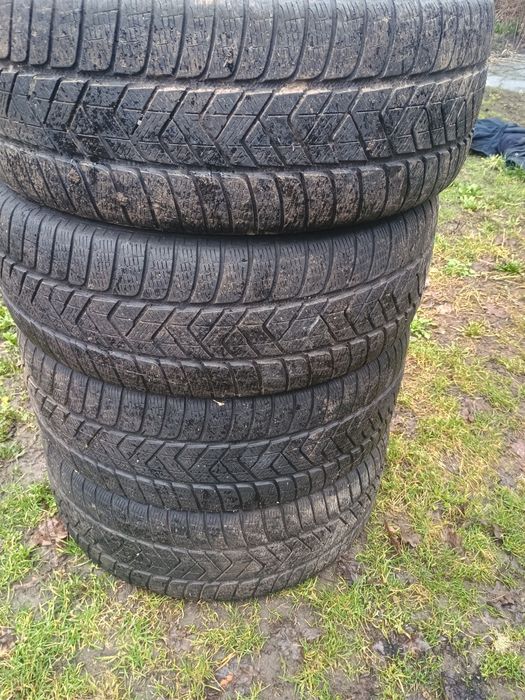 Продам зимню резину р 18 235 55