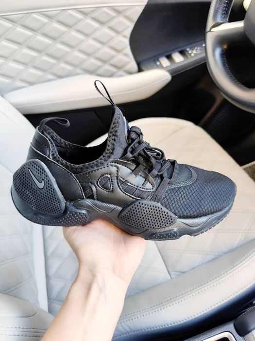 Кросівки NIKE чорні