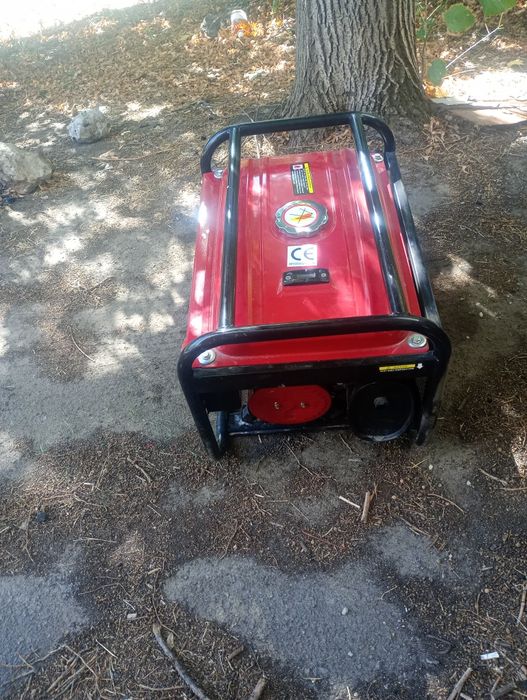 Бензогенератор GX7000W