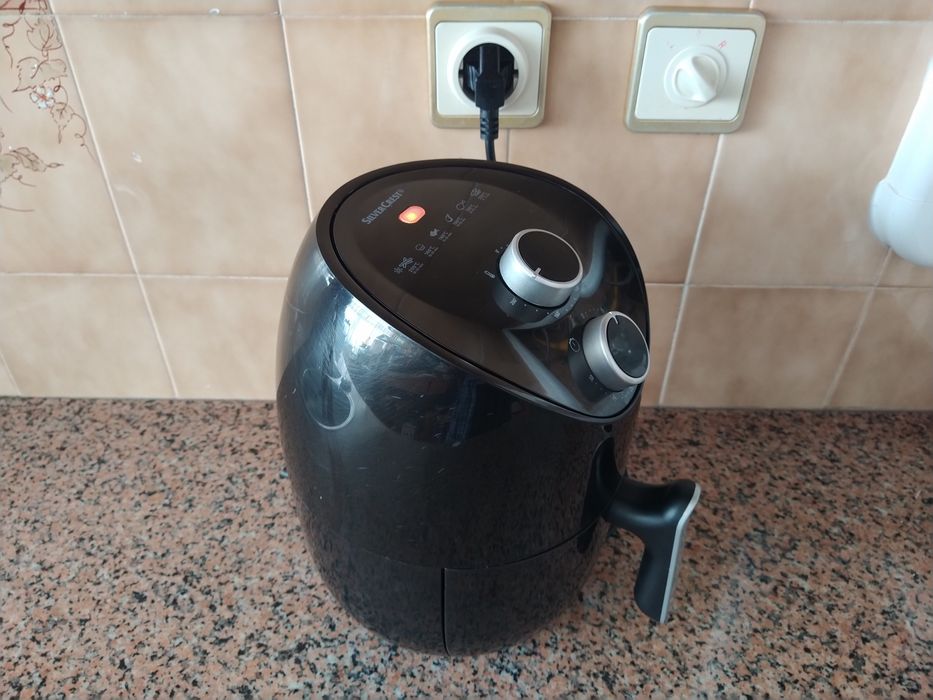 Airfryer fritadeira grelhador  torradeira tostadeira casa quarto apartamento vivenda escritório gabinete cozinha.