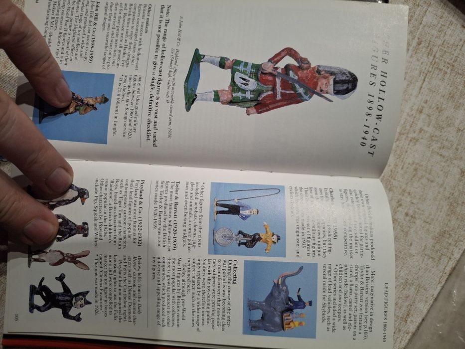 Livro  brinquedos em inglês