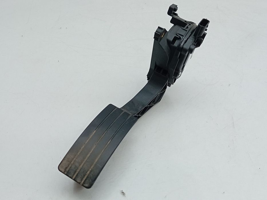 Pedal do acelerador RENAULT Twingo III (BCM_)