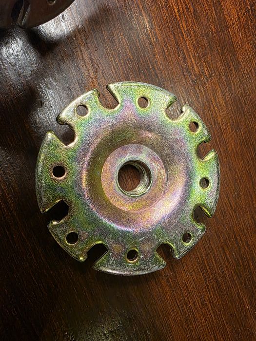 Nóżka, słupek, podłoga techniczna, podniesiona