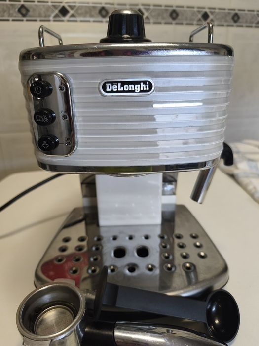Máquina de café DeLonghi436855189275955201