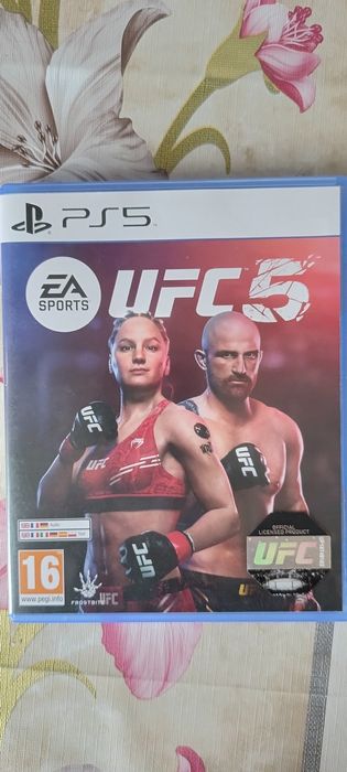 FC 25 і  UFC 5 обидва на російський мові