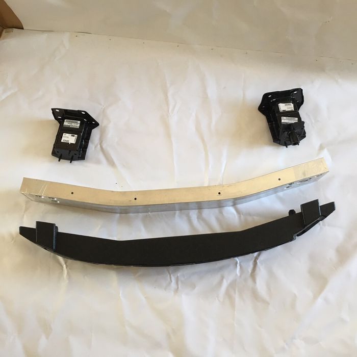 Усилитель бампера передний Nissan LEAF с 2013г НОВЫЙ Оригинал в