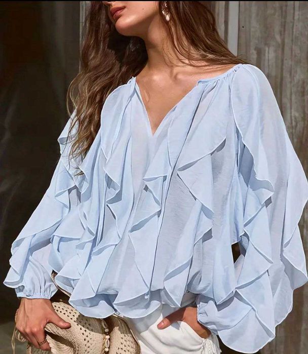 Блуза сорочка з рюшами воланами голуба