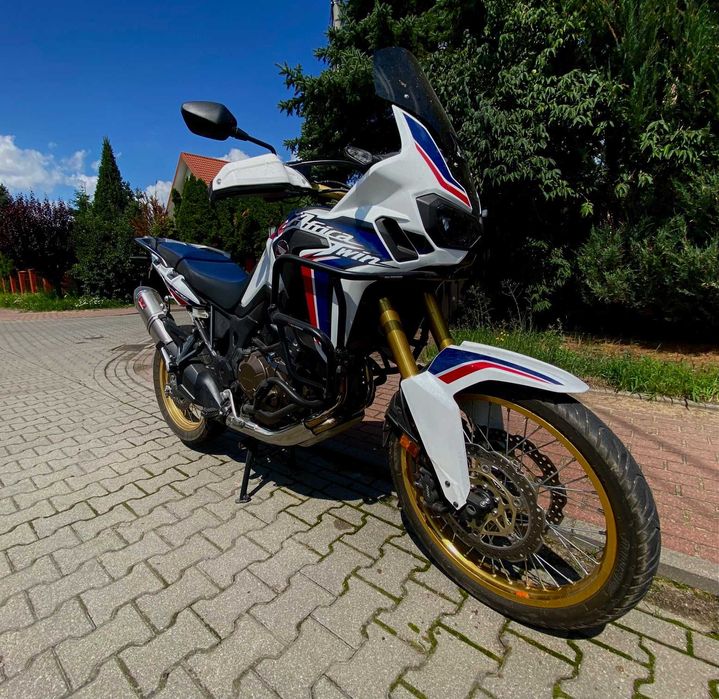 Honda Africa Twin 1000 manual - Przyjaciel na każdą trasę !