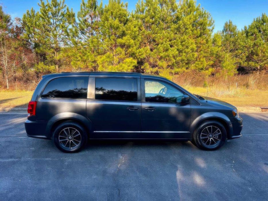 Dodge Grand Caravan GT      2018