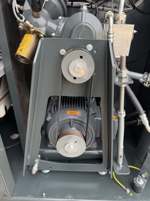 Kompresor śrubowy Kaeser SK 22T 11KW 2000L/min + osuszac powietrza