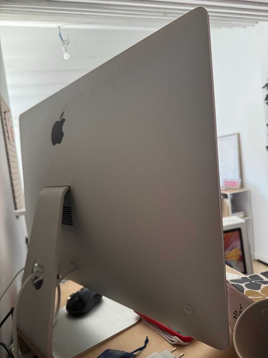 iMac Retina 5K, 27 polegadas, 2017 com Magic Mouse incluído