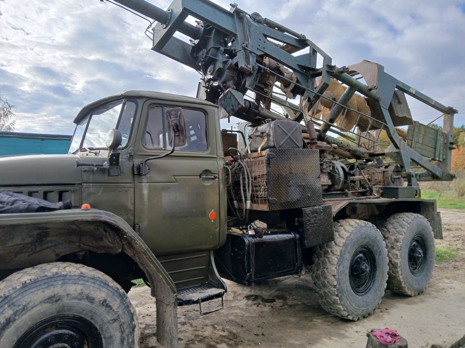 Бурова установка КШК-40 для буріння криниць.