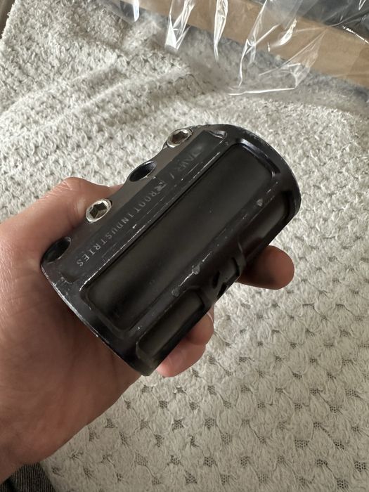 Zacisk scs root air industries