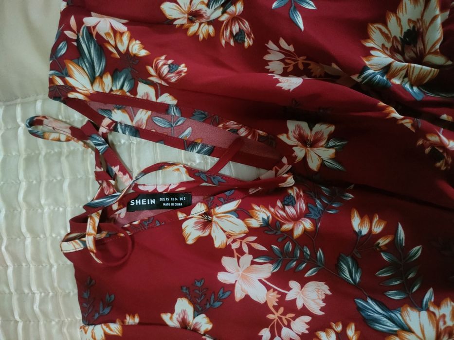Blusa de flores nova