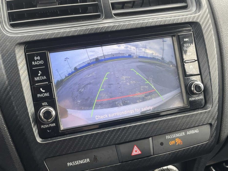 Mitsubishi Outlander      2021