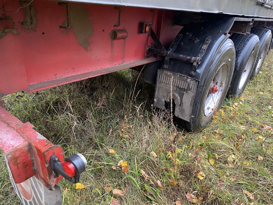 Напівпричіп-зерновоз контейнеровоз,на ходу можливий обмін,