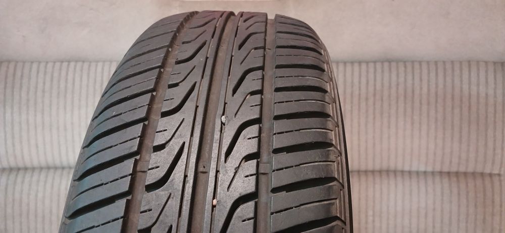 Продам резину Kumho 185/60 R14