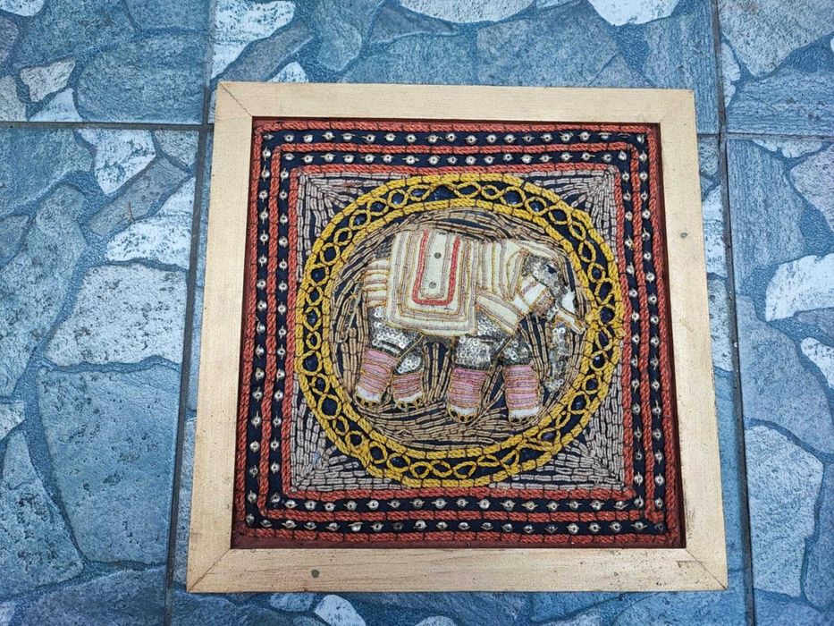 Przedwojenny gobelin,kilim,Birma,oprawiony w ramie