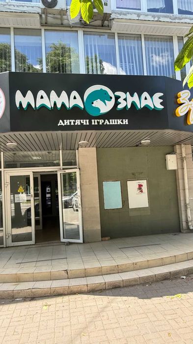 Нежитлове приміщення, 484 м2, м. Луцьк, вул. Червоного Хреста, буд. 16