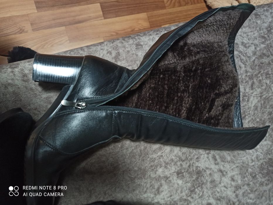 Продам зимові чоботи