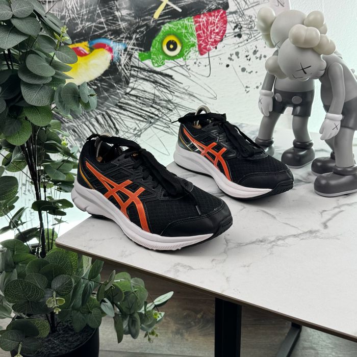 Кросівки Asics Jolt 3 38 розмір Е5730