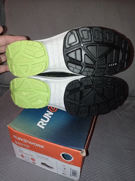 Sapatilha de segurança BASE novas 43