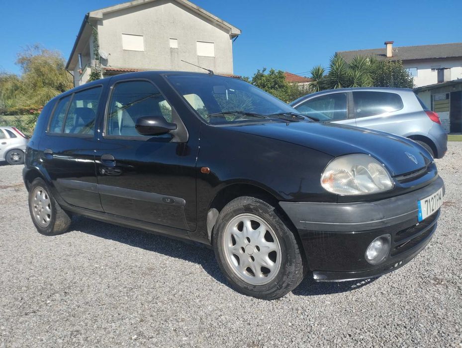 Renault Clio 1.2 60cv só 140000kms