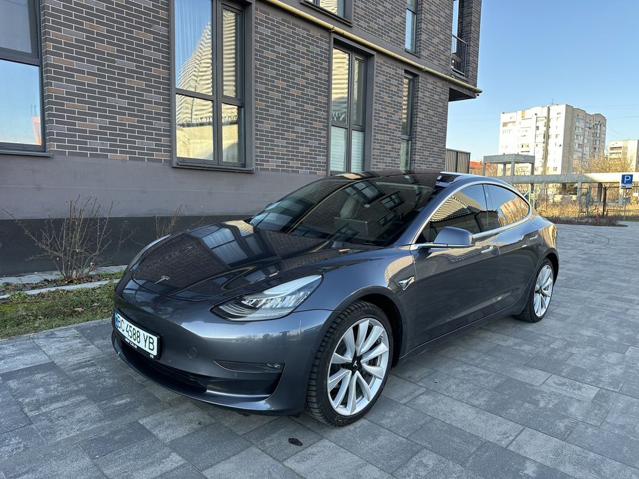 Оренда Tesla Model 3