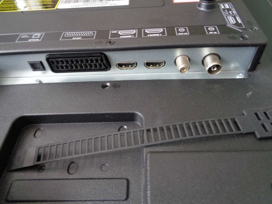 Telewizor do naprawy z pilotem Blaupunkt 32"