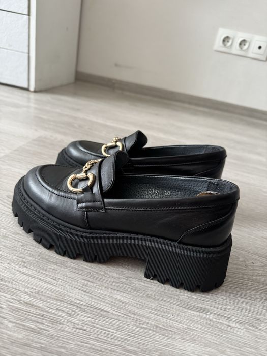 Лофери із золотою фурнітурою