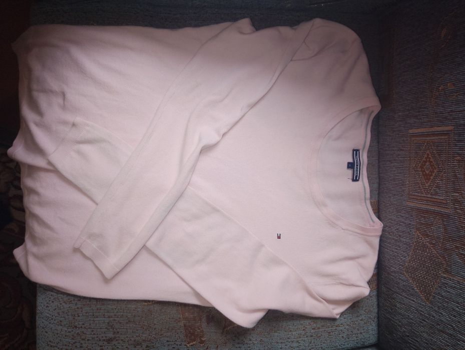 Продам лонгслів Tommy Hilfiger (розмір "М")