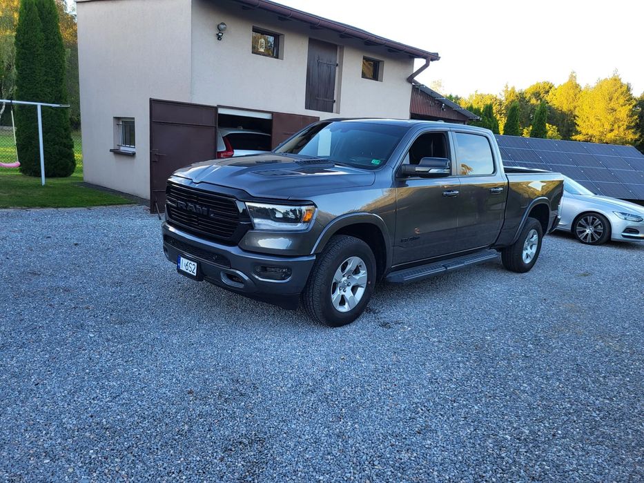 Dodge RAM RAM 1500 Laramie 4x4 pełna konwersja EU, mały przebieg - idealny stan