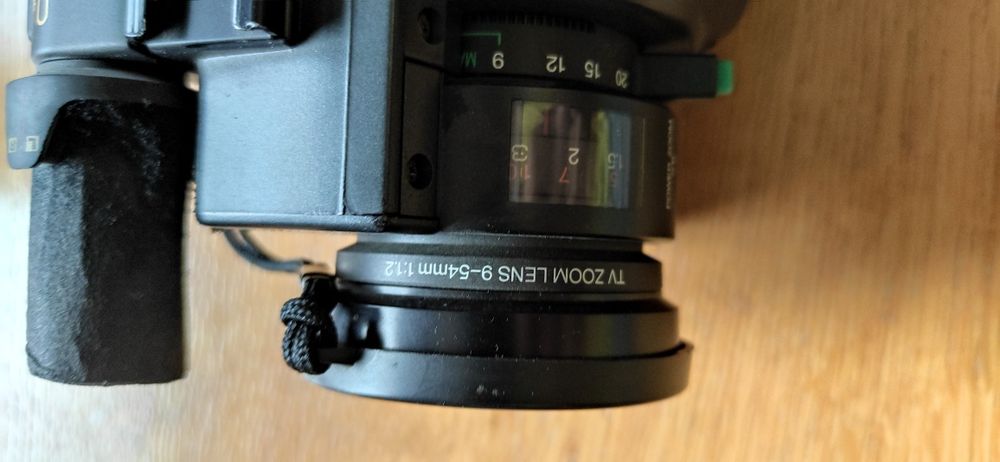 Kamera Panasonic M800 S VHS C625