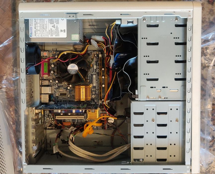 ПК, цп - Intel 160GHz, видеокарта - Radeon 512gb, винчестер 120gb