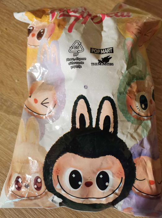 Maskotka Labubu Have a Seat