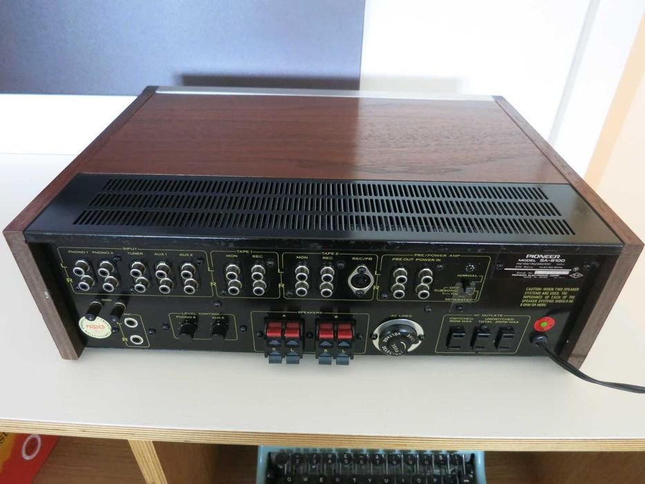 Amplificador Pioneer SA-8100