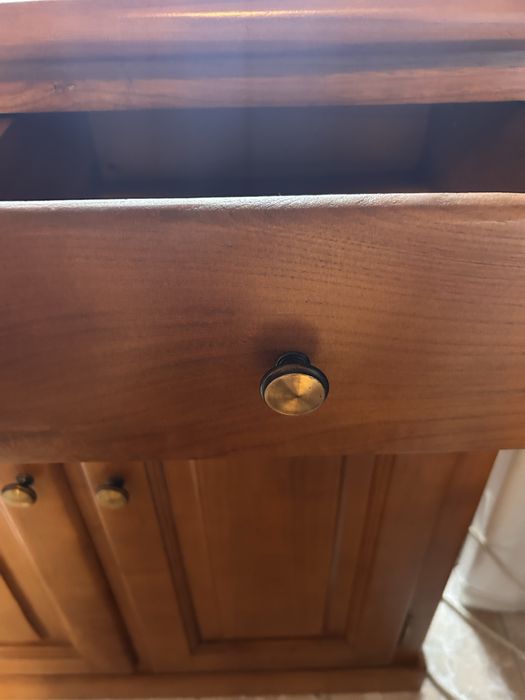 Movel madeira maciça como novo