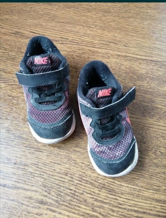 Buty chłopięce Nike rozmiar 22