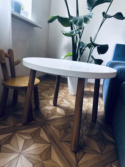 Дитячий столик з натурального дерева