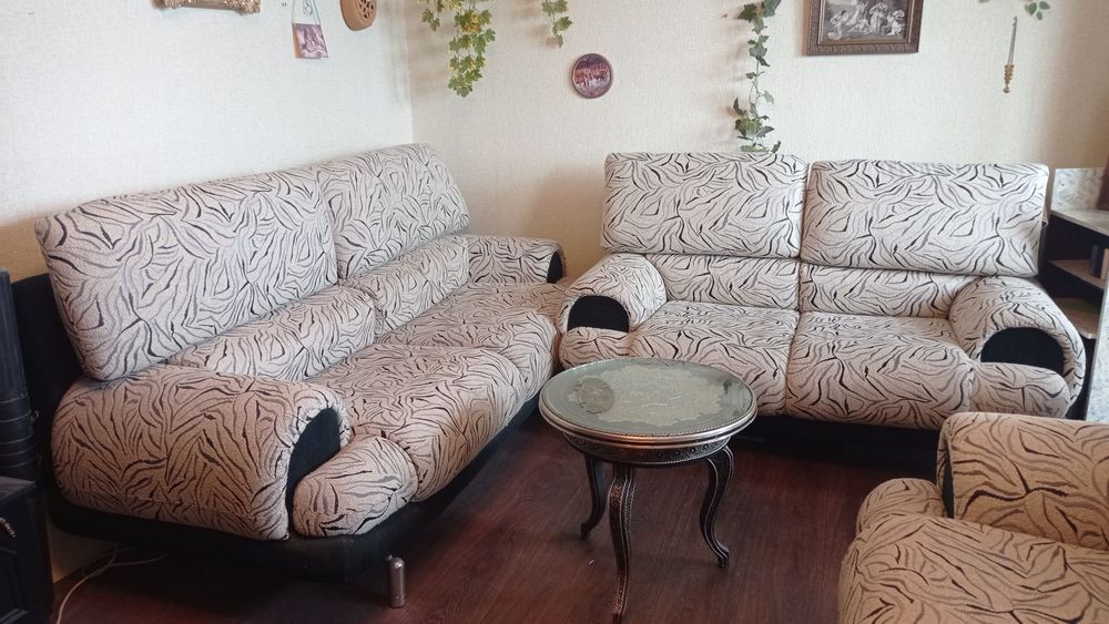 Срочно продам мебель , эксклюзивный вариант в отличном состоянии