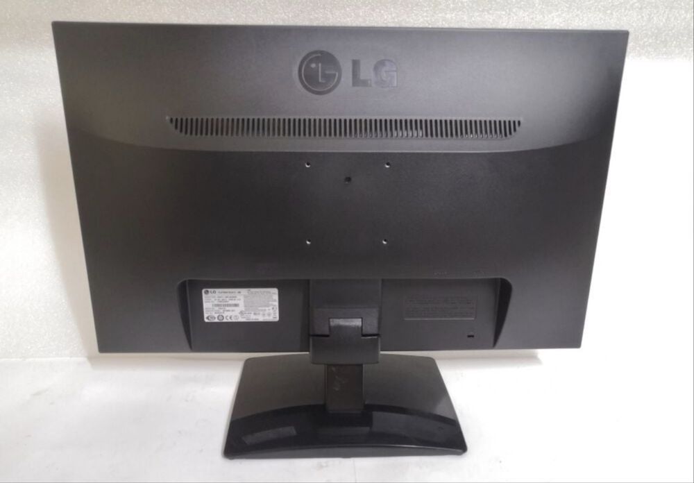 Монитор Б-класс LG Flatron E2341T / 23" (1920x1080) TN / VGA, DVI