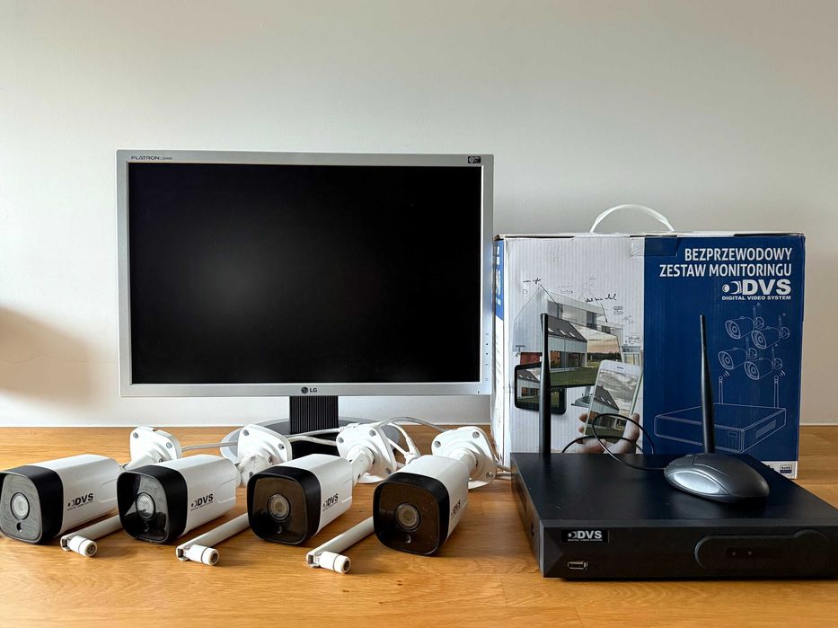 Kompletny zestaw do monitoringu WiFi 4x kamera bezprzewodowa + rejestrator + HDD 2TB + monitor