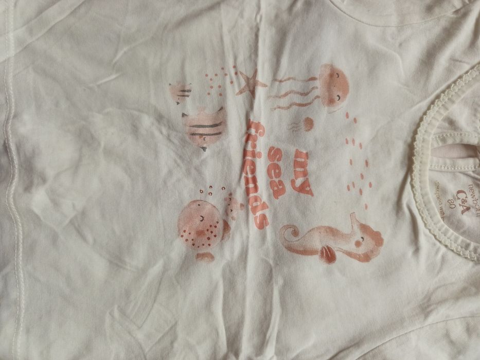 Conjunto de t-shirts e calções da C&A