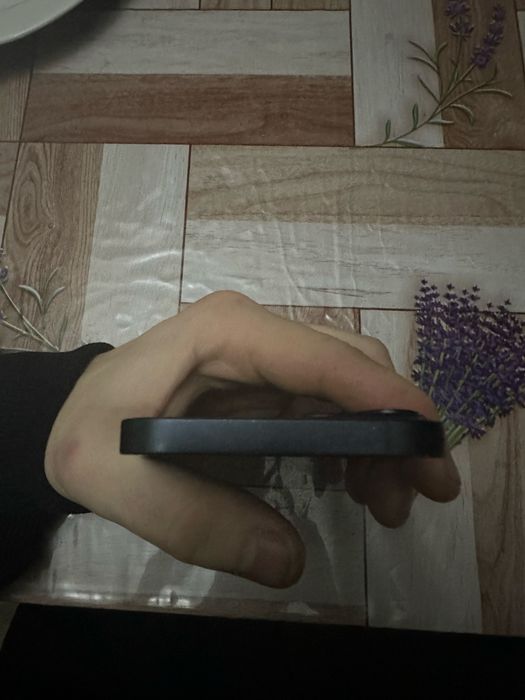 Продам Iphone 13 128gb