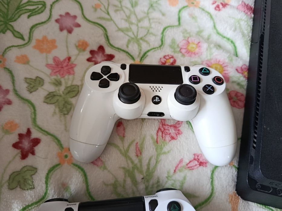 Ps4 500g w dobrym stanie