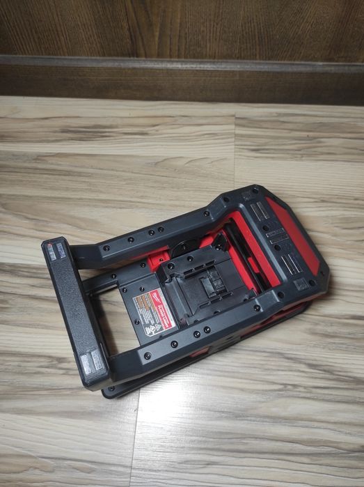 Milwaukee 2358-20 M18 - Акумуляторний LED-прожектор