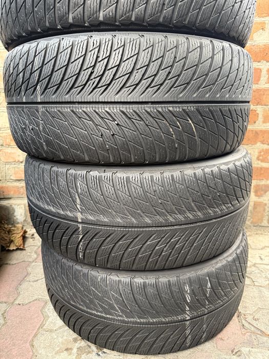Резина Зима б/у Michelin 225/40R18