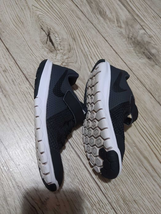 Buty Nike dziecięce roz. 30