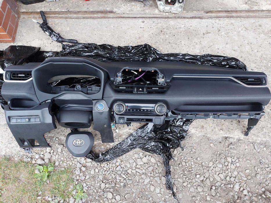Toyota RAV4 V 19- DESKA ROZDZIELCZA Konsola Airbagi ORYGINAŁ Komplet