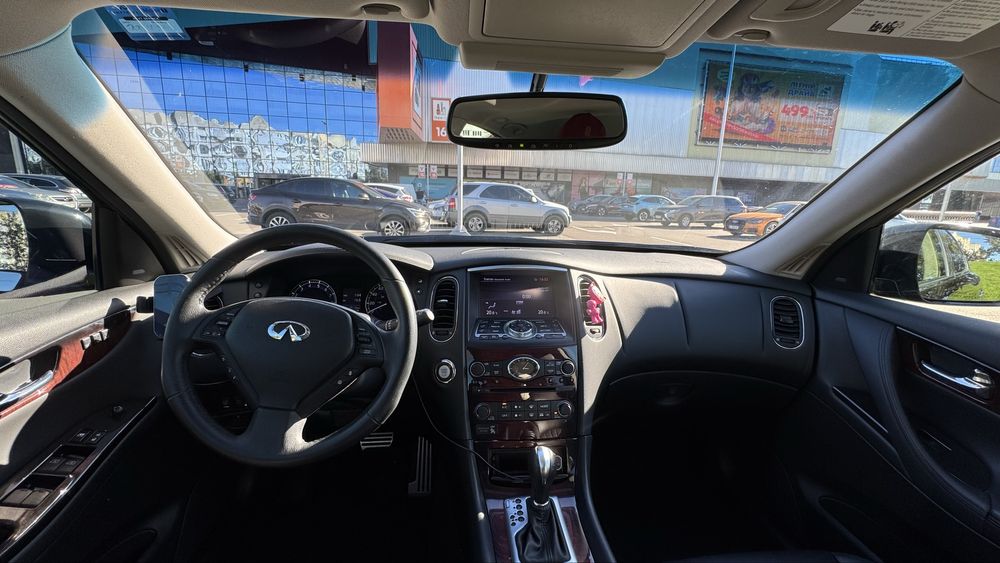 Продам Infinity QX50